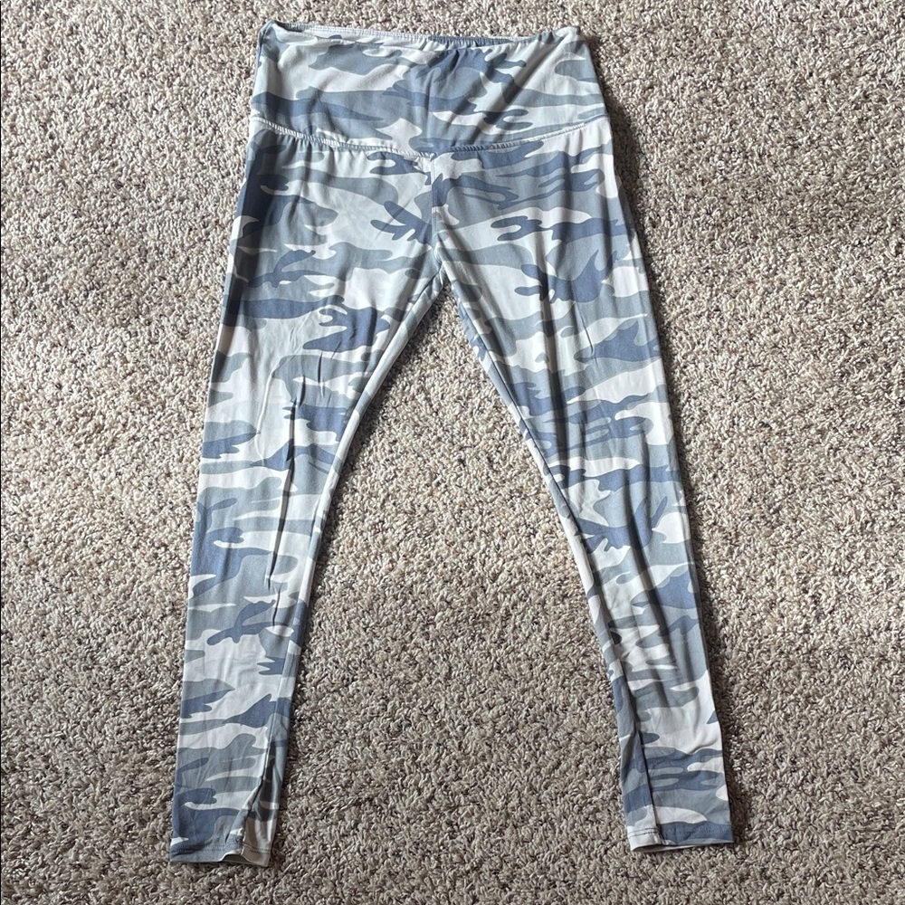 Hot Kiss Gray Camouflage Leggings